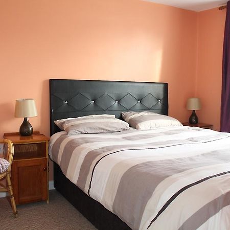 Serviced Apartments Wexford Szoba fotó